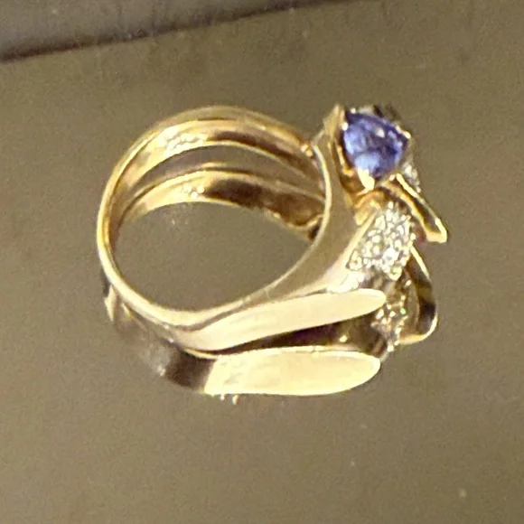 Tanzanite and diamond ring